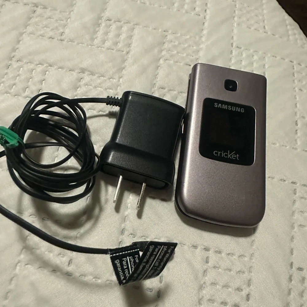 Samsung Silver Smartphone Sleek Design Advanced Features